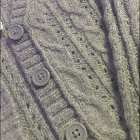 American Eagle Sweater! Unused. Perfect for the winter😍. - Picture 2 of 5